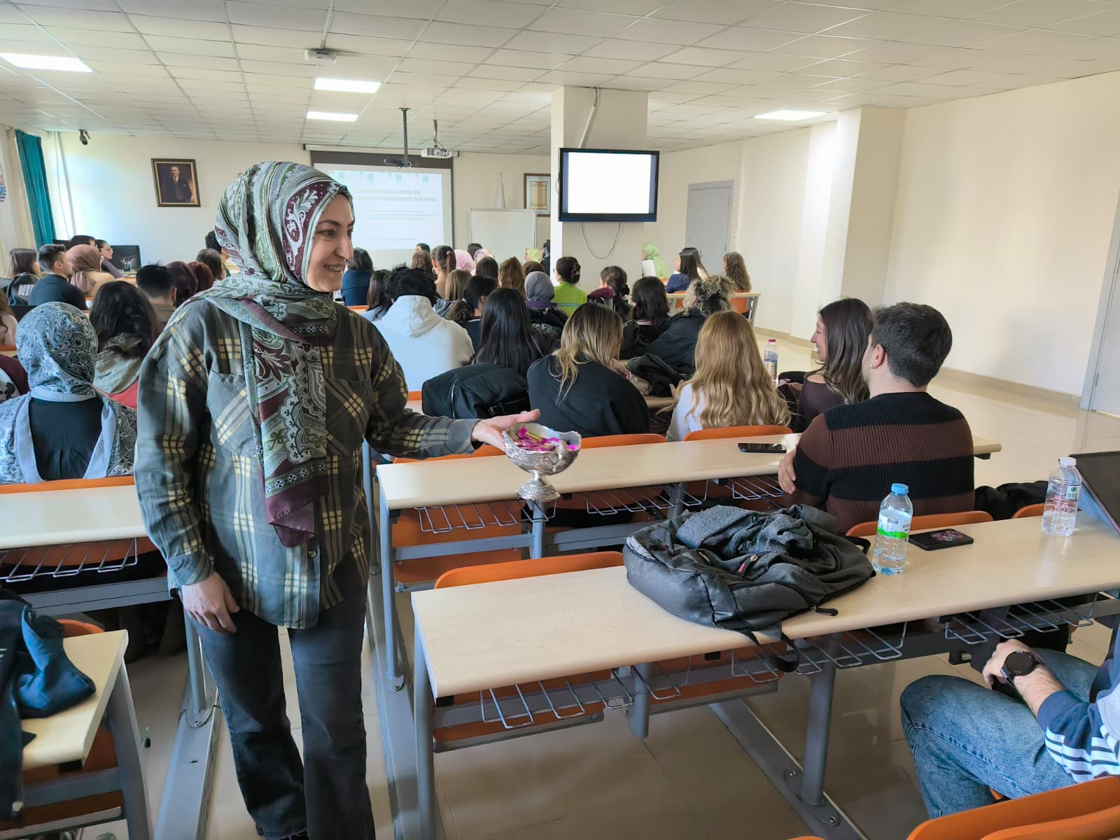 Gülhane Eczacılık Fakültesinde 4. Sınıf Öğrencilerimizle Değerlendirme ve Bayramlaşma Toplantısı